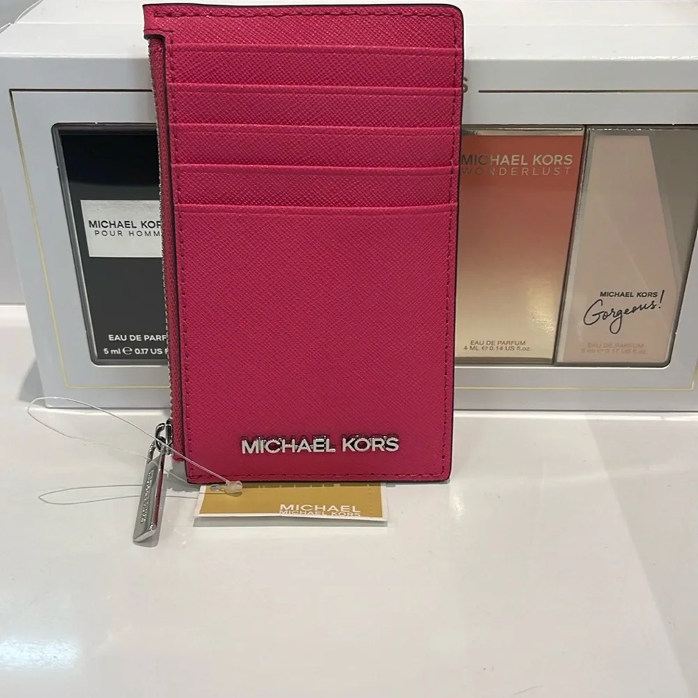 MICHAEL KORS
Jet Set Travel Medium Top Zip Leather Card Case Wallet 
Dragonfruit - Picture 16 of 16